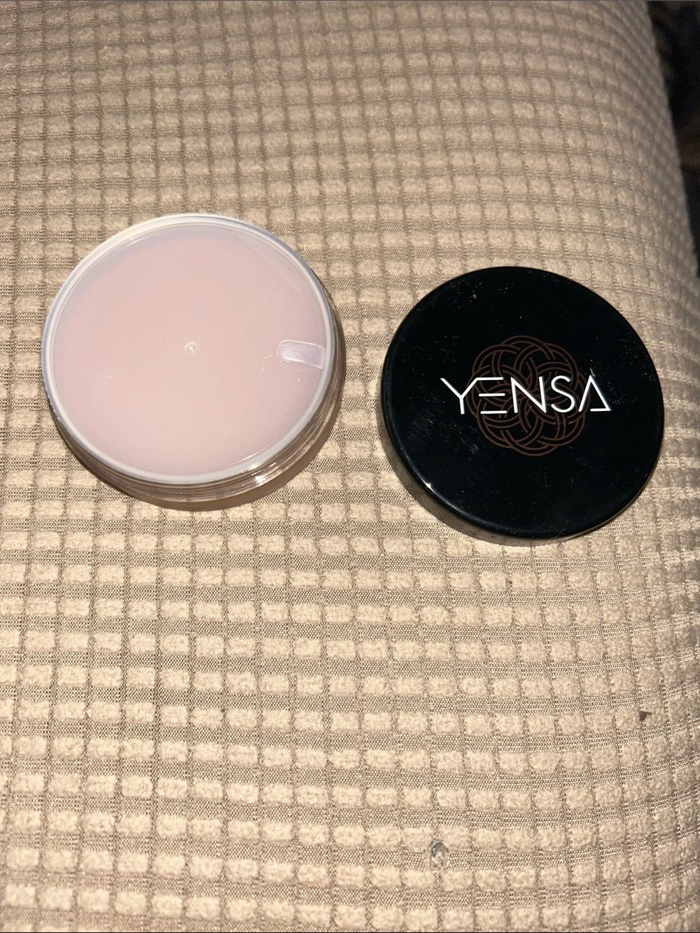 Yensa Sunlit Glow Silk Bronzing Base - Bronze/Gold
